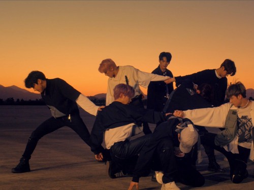 Stray Kids